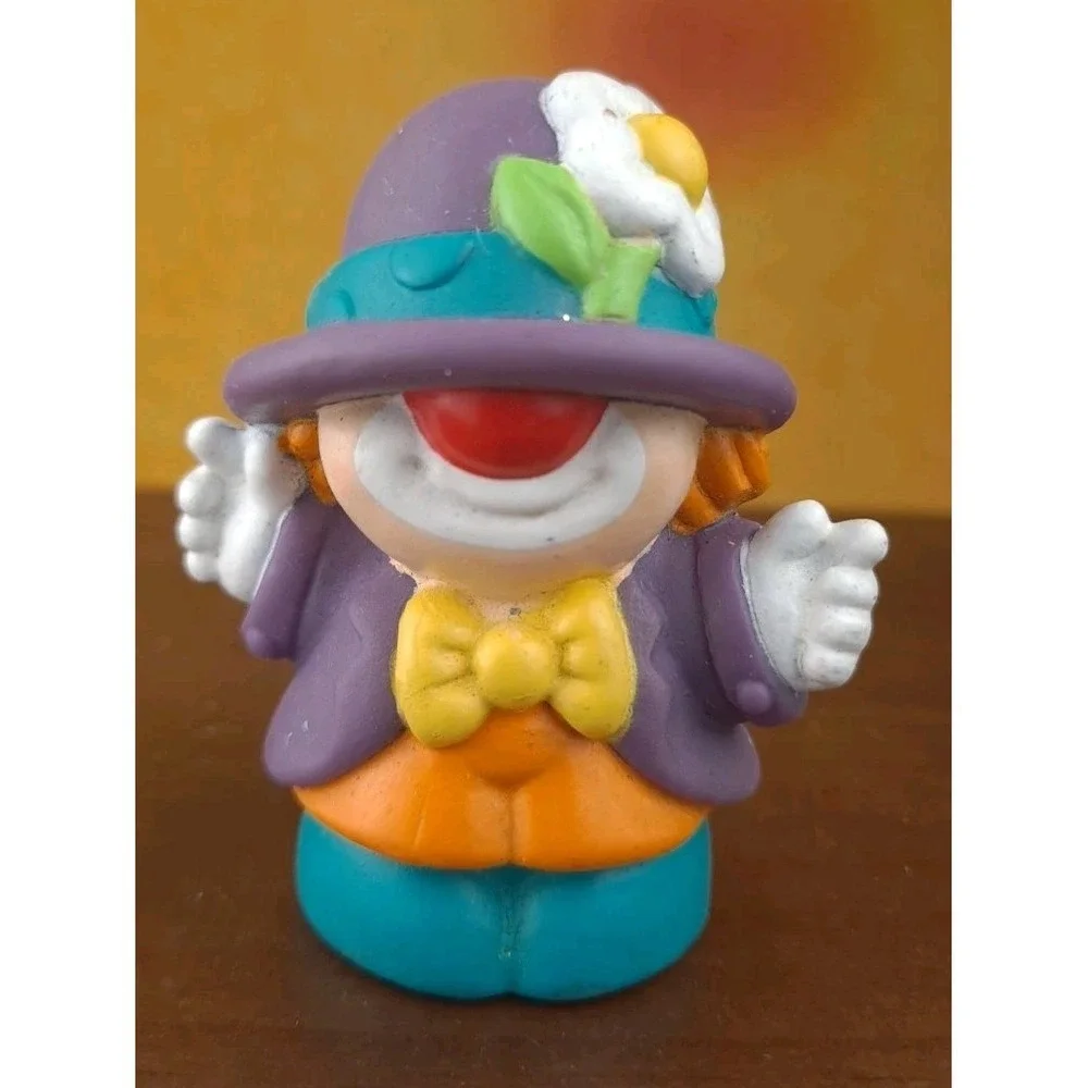 Fisher Price Little People Clown Smiley Circus 1997 Purple Coat